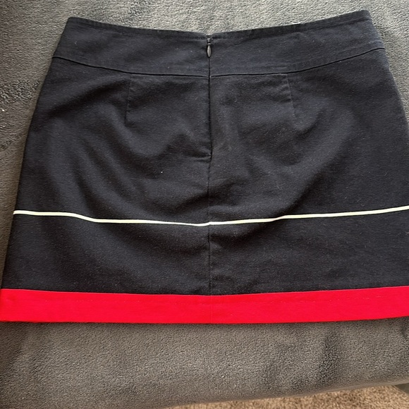 Talbots skirt- size 8 Blue, Red, White $10 - Picture 2 of 7